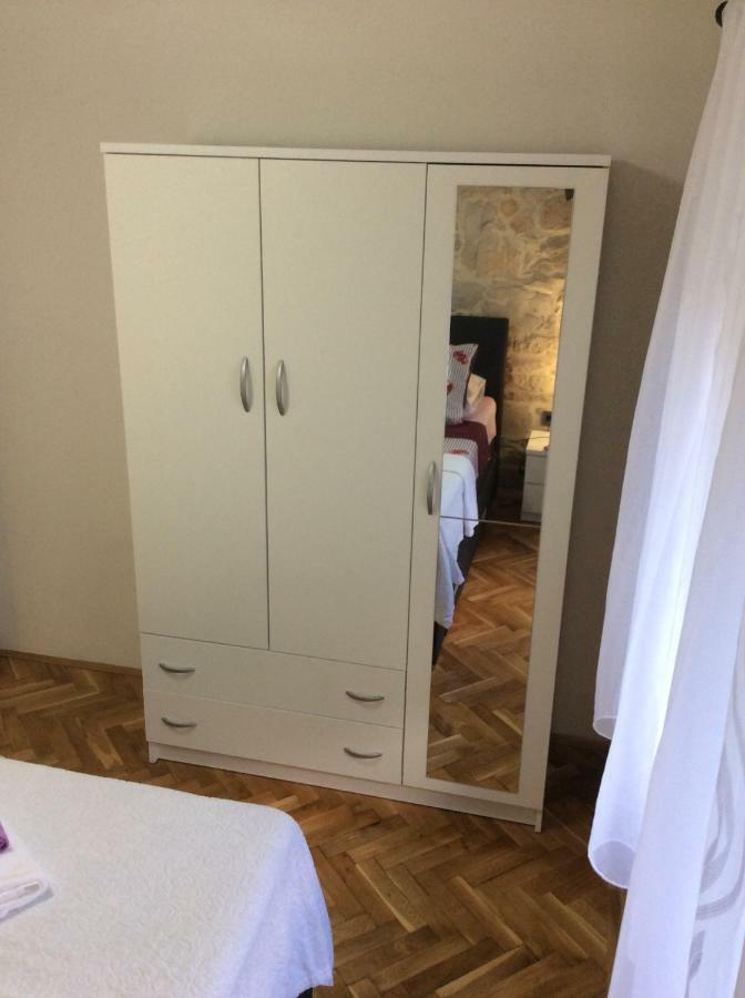 Apartment Karla Snb Lozovac Exterior foto